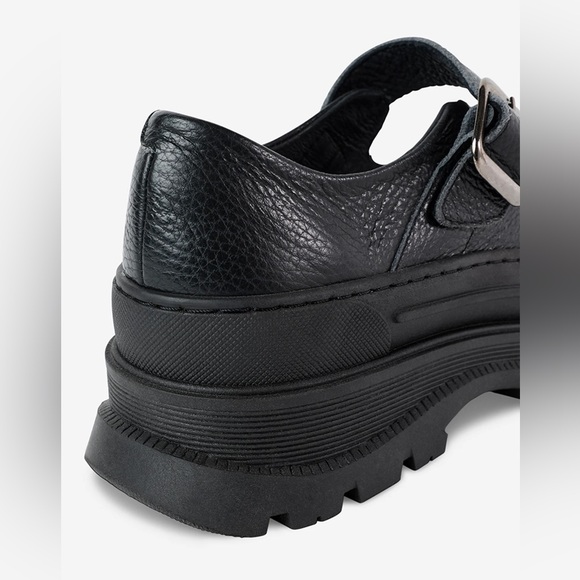 NWOT Intentionally Blank Courtney Lug Sole
Mary Jane size 39 size 8.5 - Picture 9 of 15